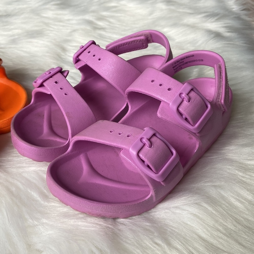 Cat and Jack girls adjustable buckle sandals - Picture 2 of 7
